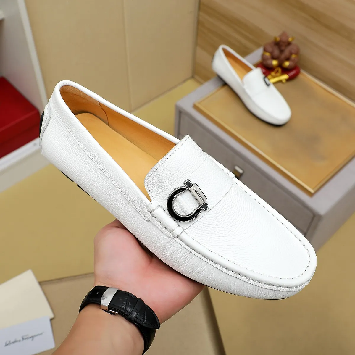 Men's shoes 💰360 🕷🕷【Ferragamo】Ferragamo Popular fashionable casual slip-on shoes🇨🇳Official website counter 1:1 production, original mold opening💯Good quality visible, imported high-end first-layer calfskin, luxurious pigskin lining🌿Very clear texture, high-quality waterproof, non-slip and wear-resistant outsole🎋High quality and low price, truly handmade🍓Color, code number 38-45